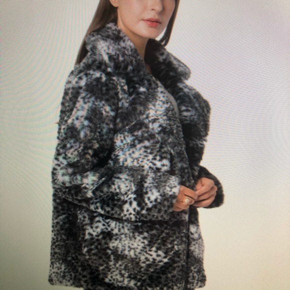 MARIGOLD + LOTUS Black Faux Fur Coat PRICE DROP - Picture 2 of 7